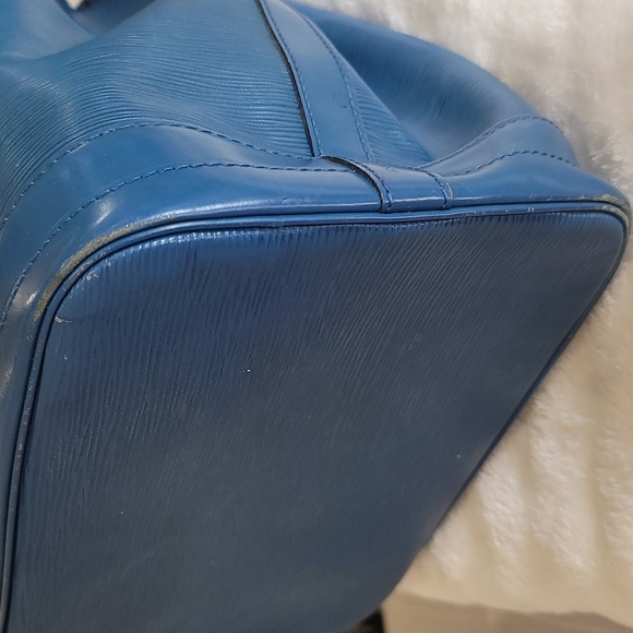 Louis Vuitton Blue Epi Leather Noe Bucket Bag - Picture 7 of 14